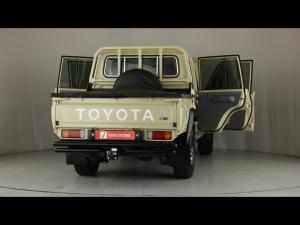 Toyota Land Cruiser 79 2.8GD-6 double cab auto - Image 24