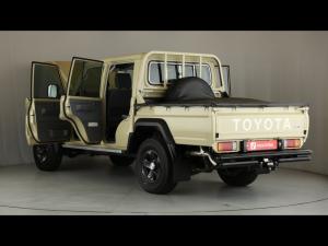 Toyota Land Cruiser 79 2.8GD-6 double cab auto - Image 25