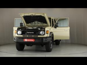 Toyota Land Cruiser 79 2.8GD-6 double cab auto - Image 28
