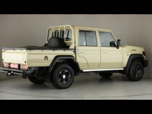 Toyota Land Cruiser 79 2.8GD-6 double cab auto - Image 2