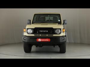 Toyota Land Cruiser 79 2.8GD-6 double cab auto - Image 4