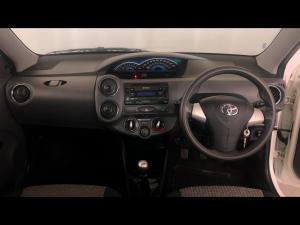 Toyota Etios sedan 1.5 Sprint - Image 6