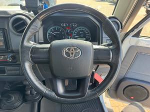 Toyota Land Cruiser 79 4.5D-4D LX V8 single cab - Image 8