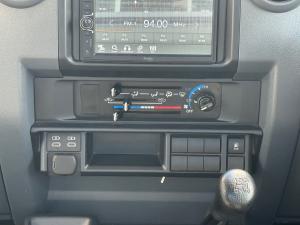 Toyota Land Cruiser 79 4.5D-4D LX V8 single cab - Image 12