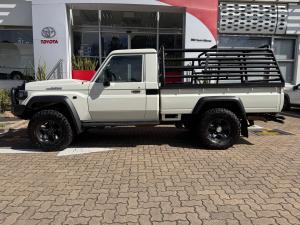 Toyota Land Cruiser 79 4.5D-4D LX V8 single cab - Image 16