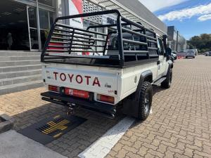 Toyota Land Cruiser 79 4.5D-4D LX V8 single cab - Image 2