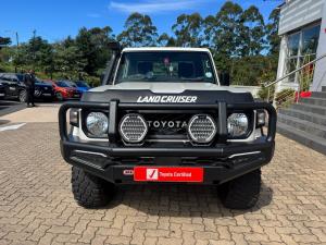 Toyota Land Cruiser 79 4.5D-4D LX V8 single cab - Image 4