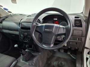 Isuzu D-Max Gen 6 250c single cab - Image 10