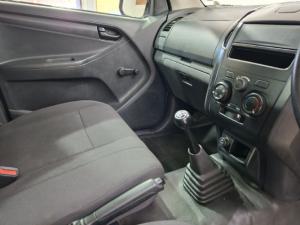 Isuzu D-Max Gen 6 250c single cab - Image 8