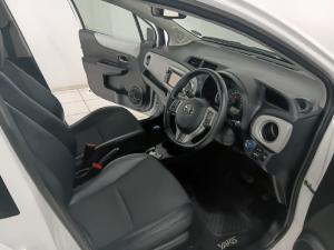Toyota Yaris 5-door XR HSD - Image 10
