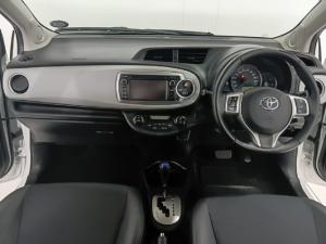 Toyota Yaris 5-door XR HSD - Image 11
