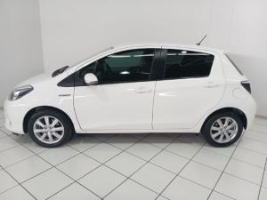 Toyota Yaris 5-door XR HSD - Image 3