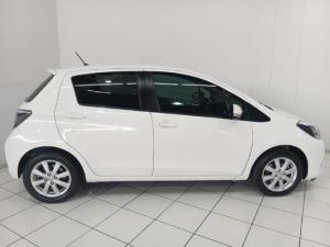 Toyota Yaris 5-door XR HSD - Image 6