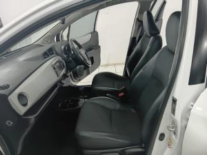 Toyota Yaris 5-door XR HSD - Image 7