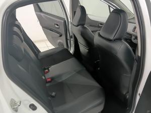 Toyota Yaris 5-door XR HSD - Image 9