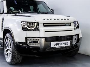 Land Rover Defender 110 D300 X-Dynamic HSE - Image 3