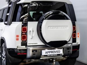 Land Rover Defender 110 D300 X-Dynamic HSE - Image 9