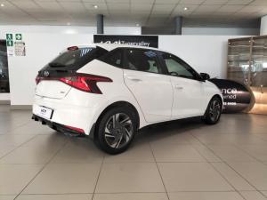 Hyundai i20 1.0T Fluid auto - Image 6