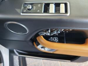 Land Rover Range Rover SVAutobiography Dynamic P565 - Image 24