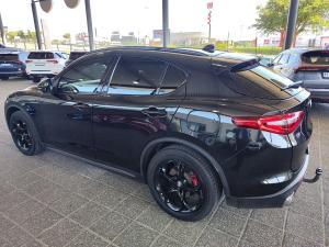 Alfa Romeo Stelvio 2.0T Veloce Q4 - Image 13