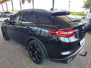 Alfa Romeo Stelvio 2.0T Veloce Q4 - Image 14
