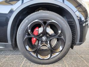 Alfa Romeo Stelvio 2.0T Veloce Q4 - Image 16