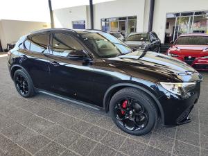 Alfa Romeo Stelvio 2.0T Veloce Q4 - Image 2