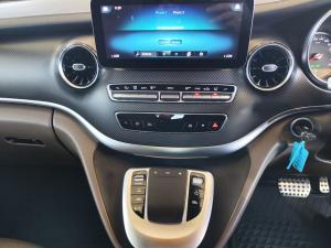 Mercedes-Benz V-Class V300d Exclusive - Image 20