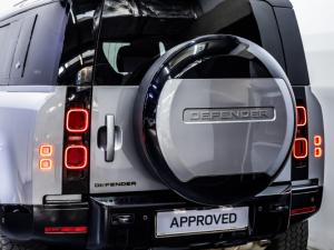 Land Rover Defender 110 D300 X-Dynamic HSE - Image 10