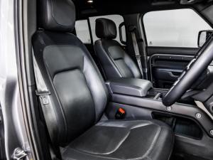 Land Rover Defender 110 D300 X-Dynamic HSE - Image 11
