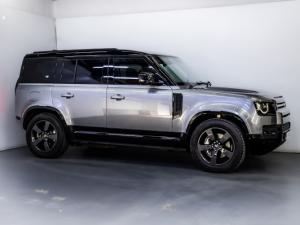 Land Rover Defender 110 D300 X-Dynamic HSE - Image 2