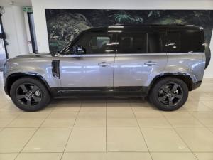 Land Rover Defender 110 D300 X-Dynamic HSE - Image 2