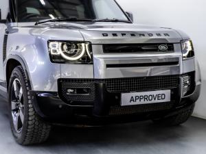 Land Rover Defender 110 D300 X-Dynamic HSE - Image 3