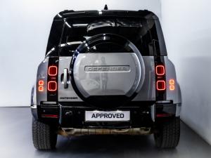 Land Rover Defender 110 D300 X-Dynamic HSE - Image 6