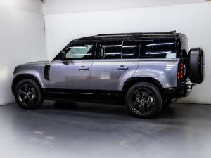 Land Rover Defender 110 D300 X-Dynamic HSE - Image 8