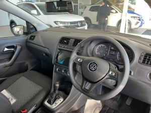 Volkswagen Polo Vivo hatch 1.6 Life - Image 8
