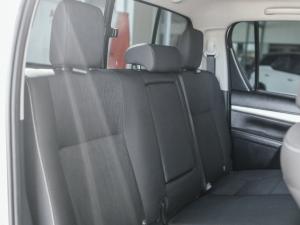 Toyota Hilux 2.4GD-6 double cab 4x4 Raider auto - Image 12