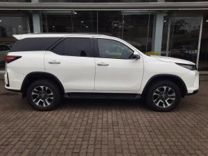 Toyota Fortuner 2.4GD-6 4X4 automatic - Image 3