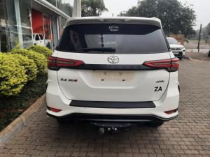 Toyota Fortuner 2.4GD-6 4X4 automatic - Image 5