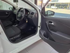 Volkswagen Polo Vivo hatch 1.6 Comfortline auto - Image 10