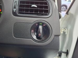Volkswagen Polo Vivo hatch 1.6 Comfortline auto - Image 16