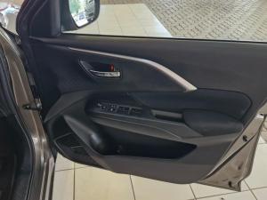 Suzuki Swift 1.2 GL+ manual - Image 12