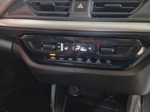 Suzuki Swift 1.2 GL+ manual - Image 17
