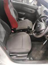 Renault Kwid 1.0 Techno manual - Image 12