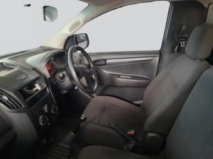 Isuzu D-MAX 250C Fleetside S/C - Image 3