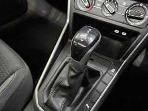 Volkswagen Polo hatch 1.0TSI Life auto - Image 8
