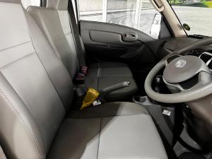 Hyundai H-100 Bakkie 2.6D deck - Image 6