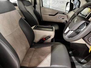 Toyota Quantum 2.8 LWB bus 11-seater GL - Image 13
