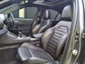 Alfa Romeo Giulia 2.0T Veloce - Image 12