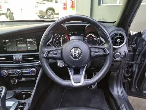 Alfa Romeo Giulia 2.0T Veloce - Image 20